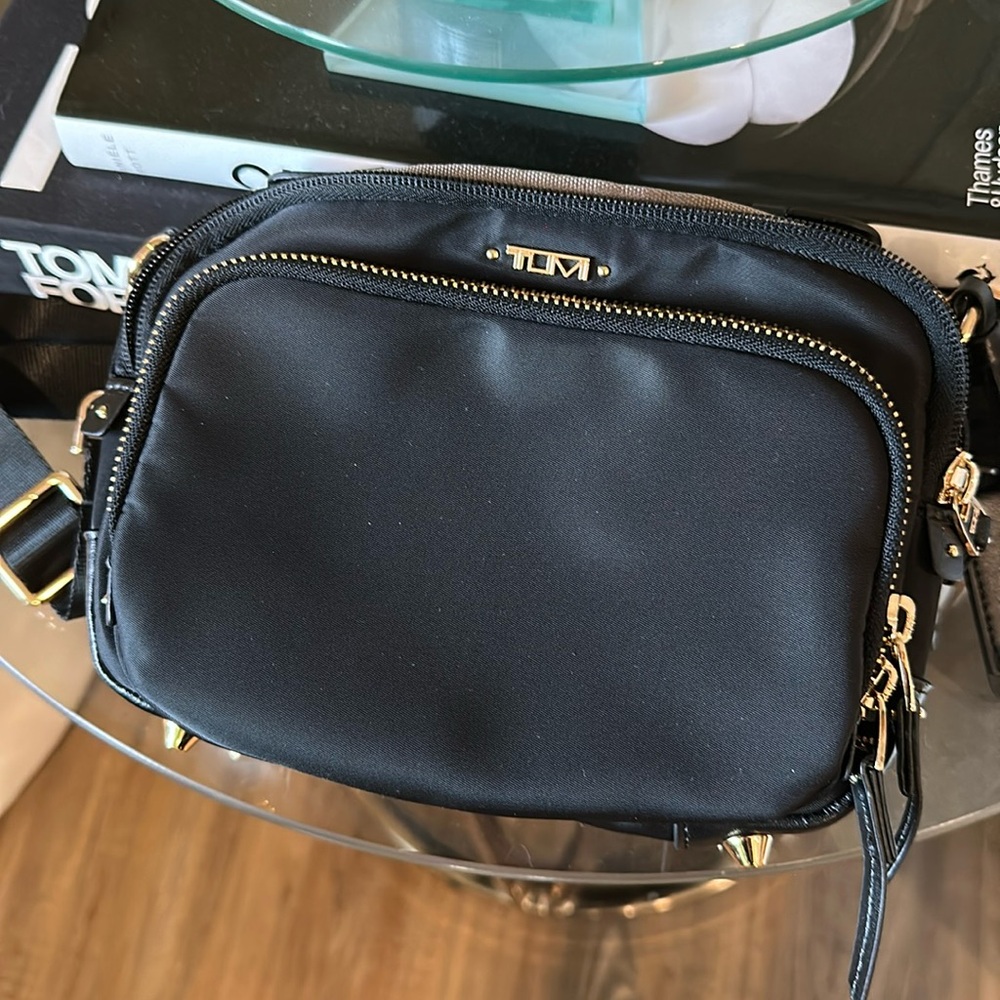 Tumi sling bag